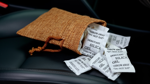 Duplica la vida útil de tu vehículo con bolsas deshumidificadoras.