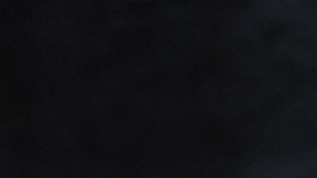 La bomba de combustible bombea la gasolina al motor.