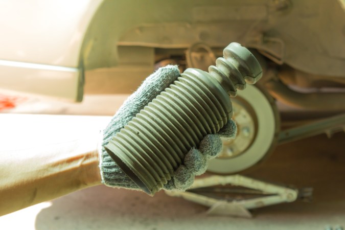 Explora cómo funcionan los bump stops en tu vehículo.