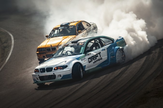 Muchos autos deportivos son usados para realizar drifting.