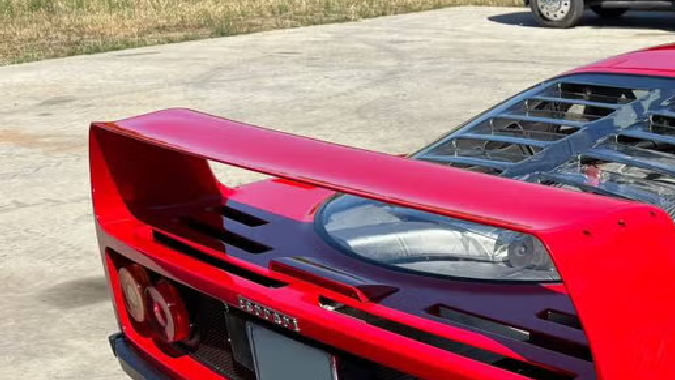 Ferrari F40 está publicado en varios sitios web con un valor de cinco millones de dólares.