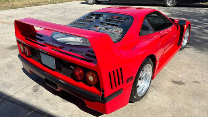 Ferrari F40 está publicado en varios sitios web con un valor de cinco millones de dólares.