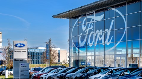 Ford ha tenido gastos millonarios por retiros.