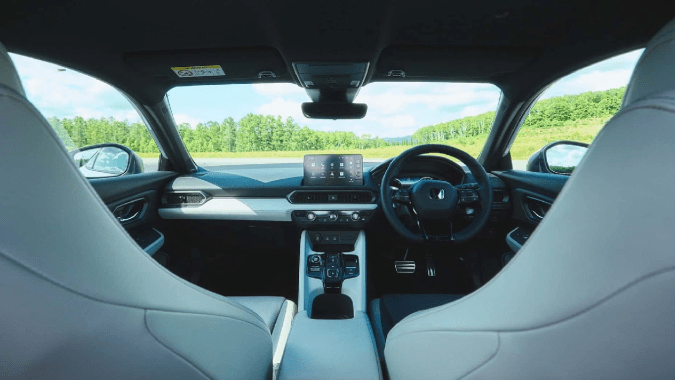 Honda Prelude 2026 tiene detalles deportivos en el interior.