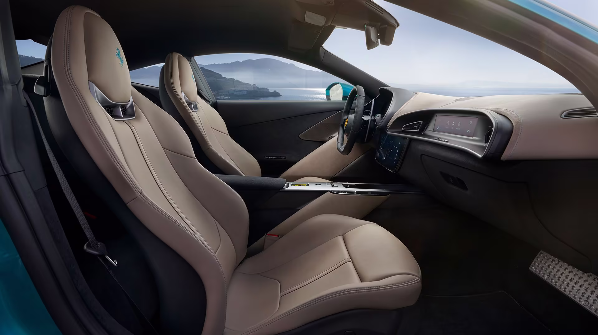 Descubre el Ferrari Amalfi 2027 con su potente motor V8 biturbo.