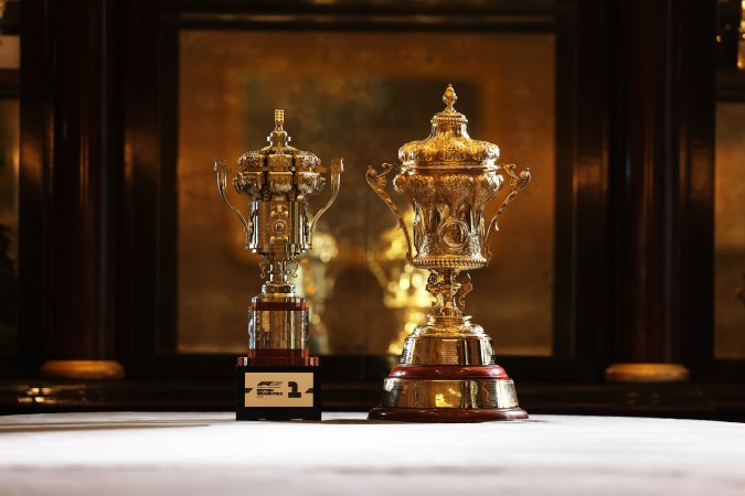 Trofeos de Lego, Gran Bretaña de Fórmula 1 es la replica del trofeo RAC que se entrga cada año en el GP de Gran Bretaña.