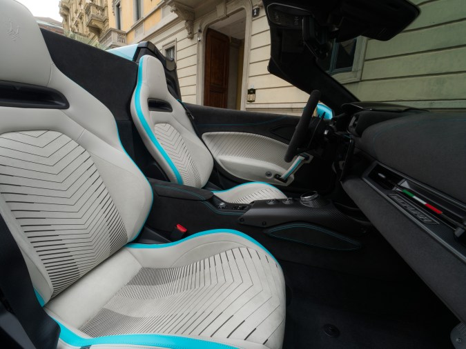 Maserati MCPura tiene un interior renovado.