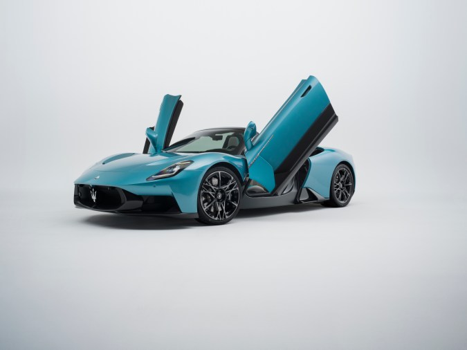 Maserati MCPura tiene apertura de puertas estilo mariposa.