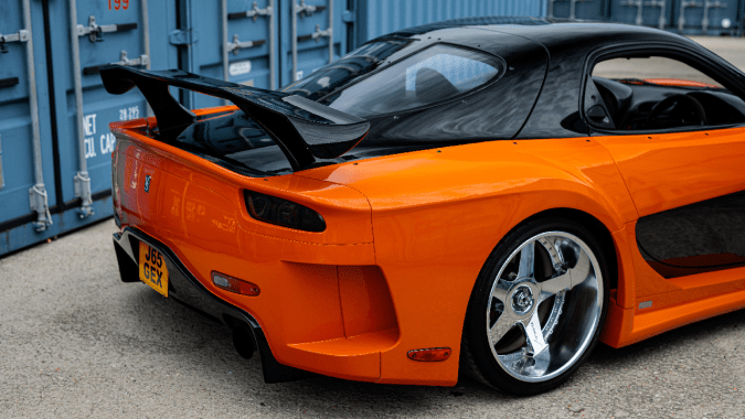 Mazda RX-7 para Rápido y Furioso Reto Tokio fue vendido por más de $1,2 millones de dólares.