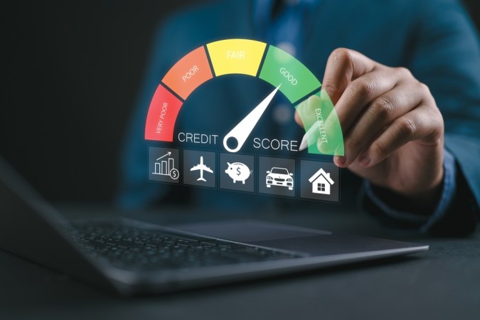Las mejores opciones de seguros para conductores con buen crédito en 2025.