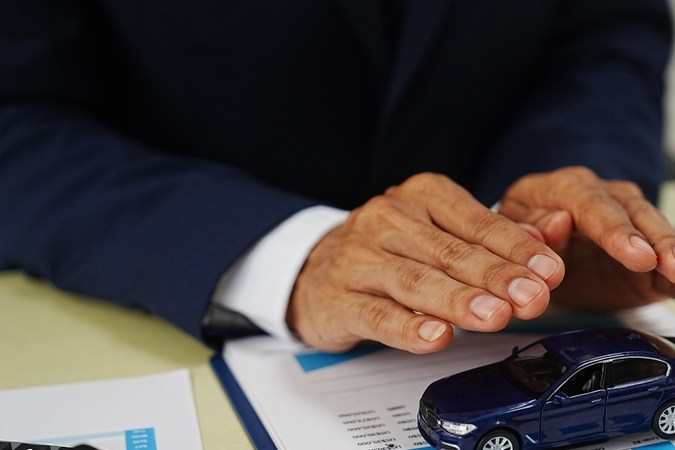 Obtén tarifas bajas en seguros de auto con un puntaje crediticio excelente.