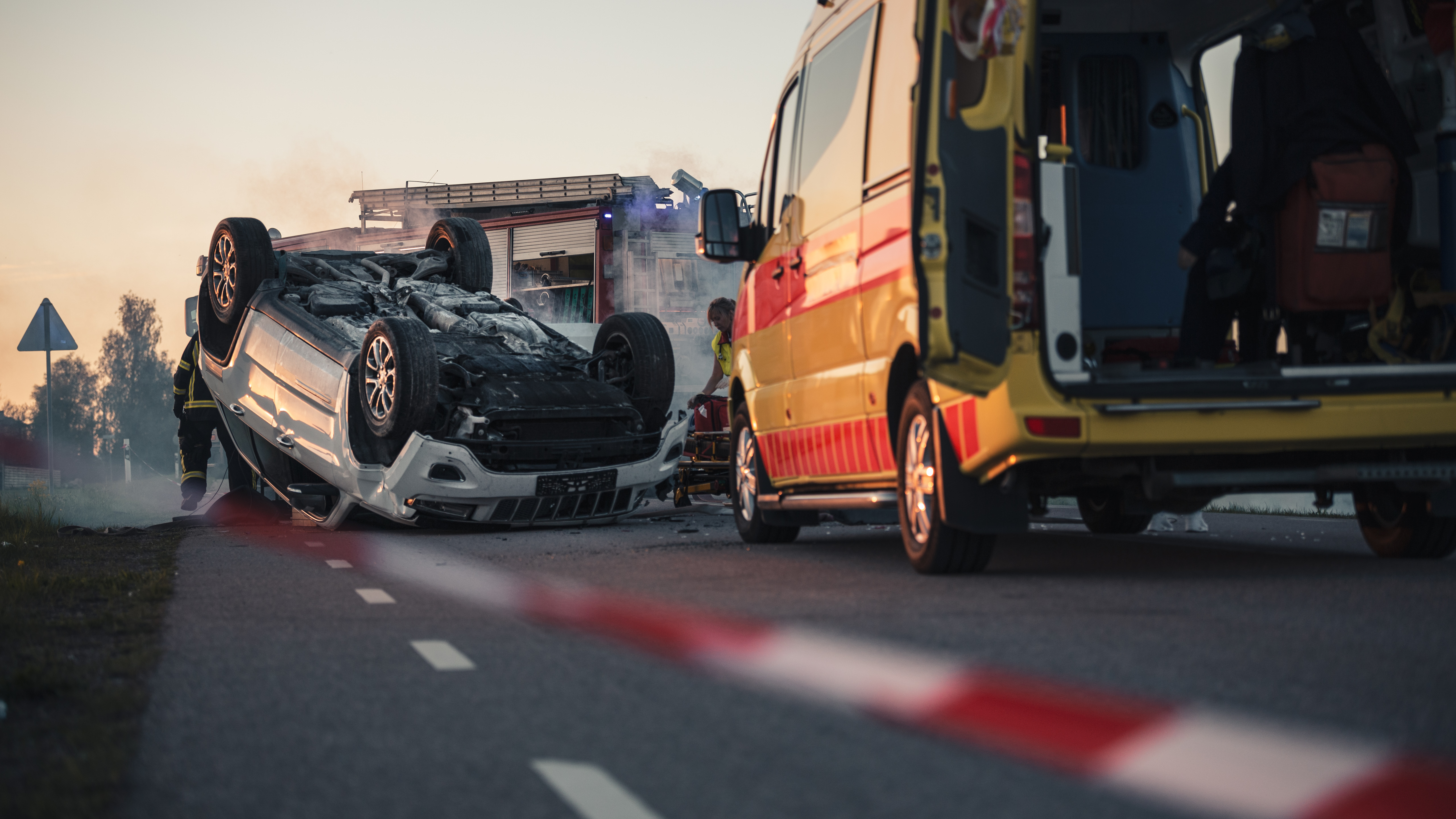 reducir velocidad en presencia de vehículos de emergencia