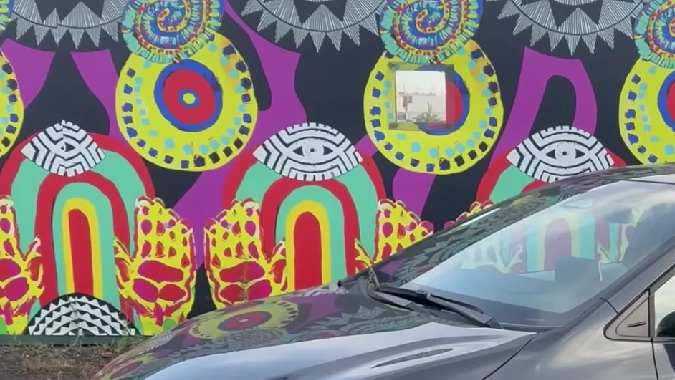 Toyota Corolla FX 2025 tiene detalles que lo distinguen de otros.