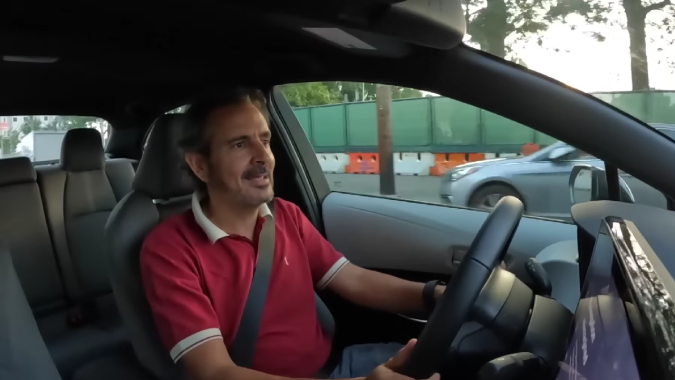 Toyota Corolla FX 2025 logra una gran conducción estable y deportiva.