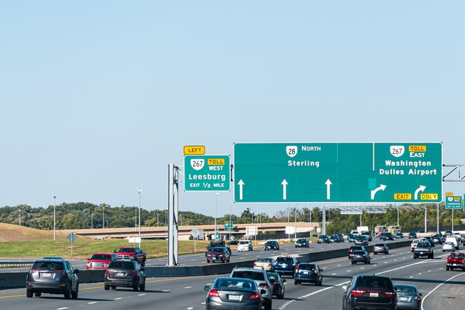 Cárcel y multas por permitir que menores sin licencia conduzcan en Virginia.