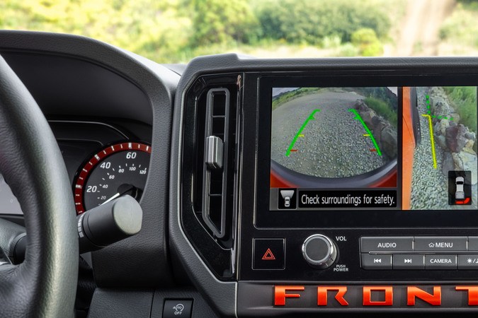 Nissan Frontier 2026 tiene un buen sistema de infoentretenimiento.