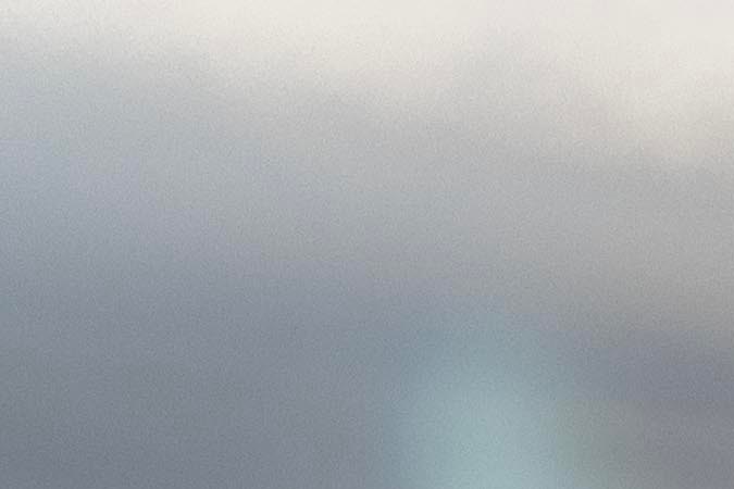 Mercedes Mayback S680 Emerald Isle 2026 tiene accesorios como copas de champagne.