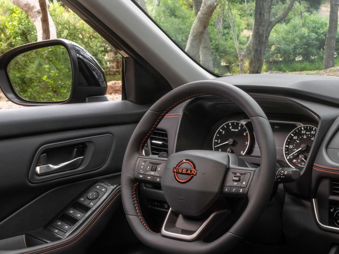 Toyota RAV4 o Nissan Rogue: ¿Qué SUV ofrece mejor rendimiento?