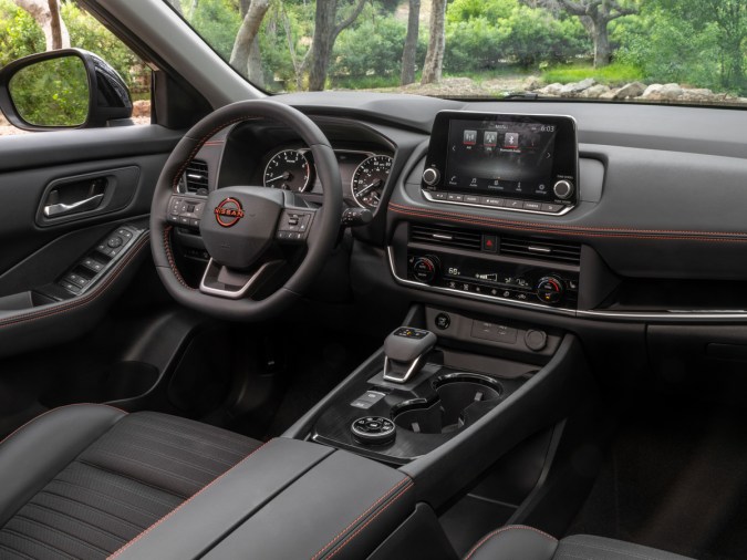 Toyota RAV4 o Nissan Rogue: ¿Qué SUV ofrece mejor rendimiento?