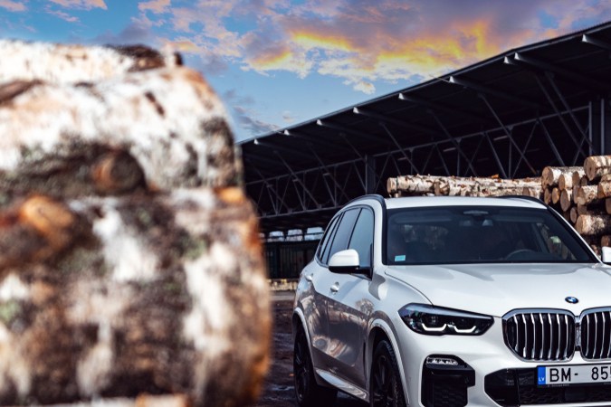 BMW prepara un SUV off-road para rivalizar con el Mercedes G-Class.
