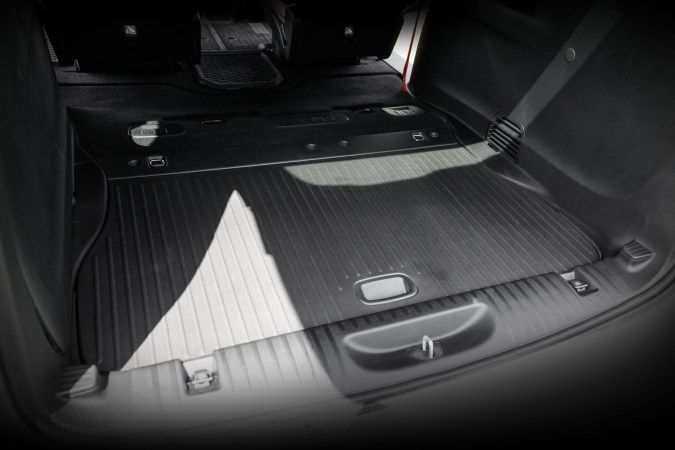 Chrysler Pacifica Grizzly Peak concept se le quitaron los asientos de la tercera fila para más espacio.