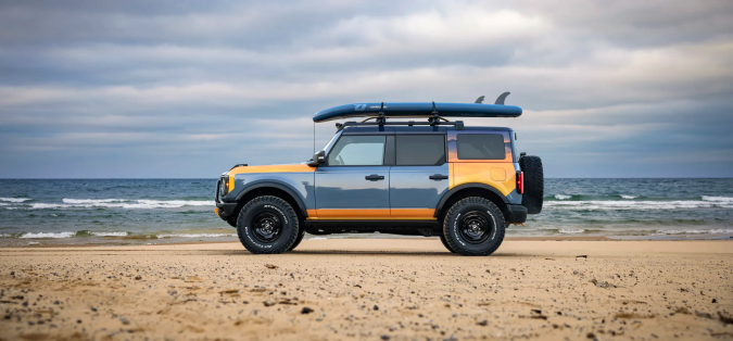 Descubre cómo recrear el Bronco Silver Lake Dunes con piezas originales de Ford.