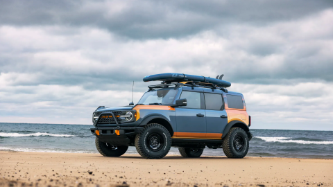 Construye tu propio Bronco Silver Lake con llantas KO3 y accesorios Yakima.