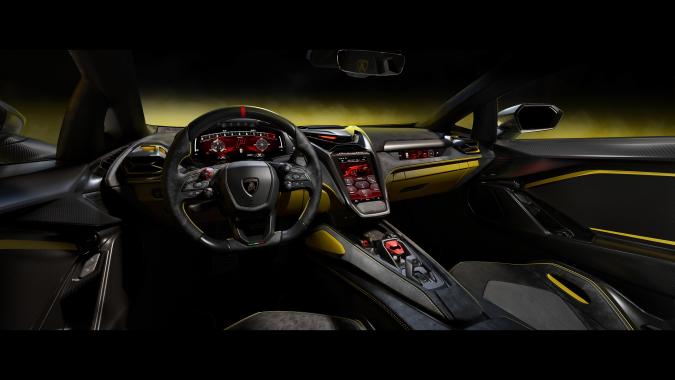 Lamborghini Fenomeno tiene un interior centrado en el conductor.