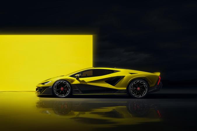 Lamborghini Fenomeno destacan sus grandes tomas de aire.