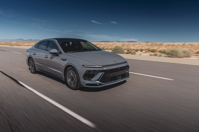 ¿Buscas un carro híbrido? Conoce los mejores modelos en 2025.