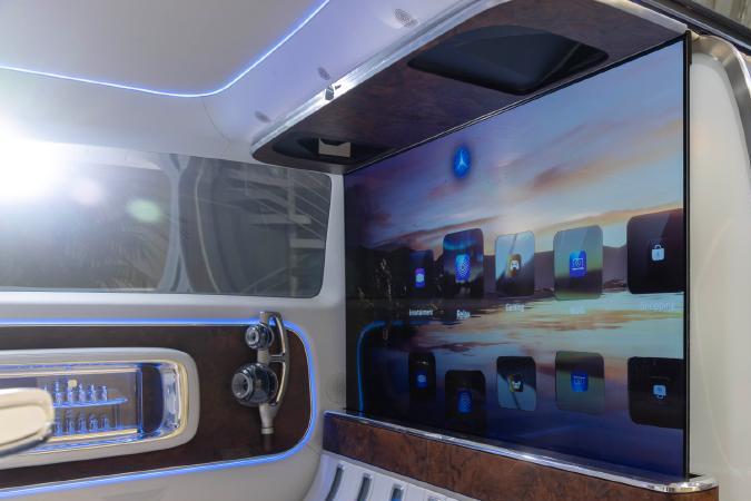 Mercedes Benz Vision V interior entretenimiento.