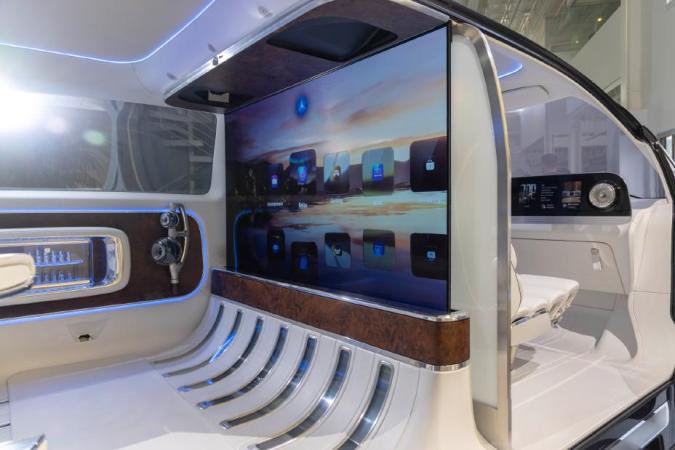 Mercedes Benz Vision V interior entretenimiento.
