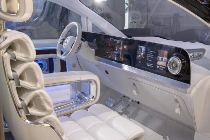 Mercedes Benz Vision V interior