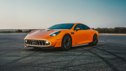 Mercedes Concept AMG GT XX contó con 17 pilotos para romper records.