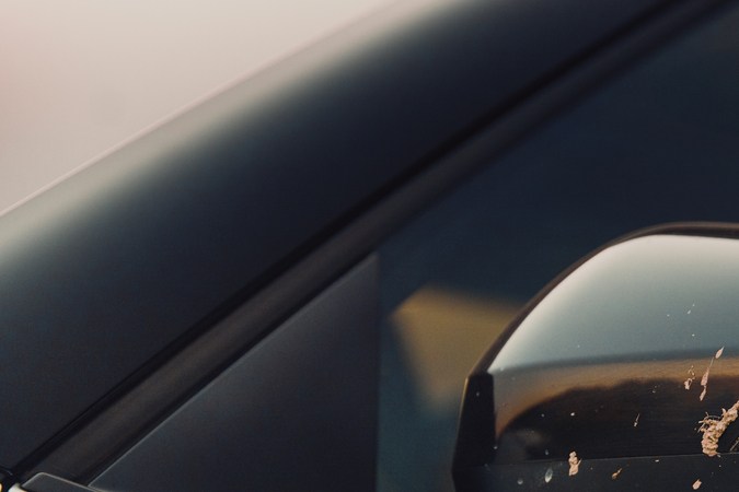 Mitsubishi Outlander Trail Edition 2025 tiene varios detalles en negro.