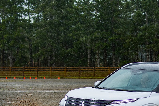 Mitsubishi Outlander Trail Edition 2025 tiene capacidades todoterreno.