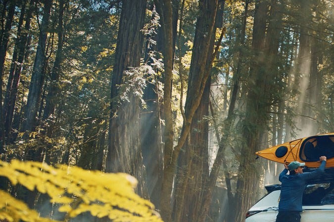 Mitsubishi Outlander Trail Edition 2025 tiene capacidades para trasladar canoas.