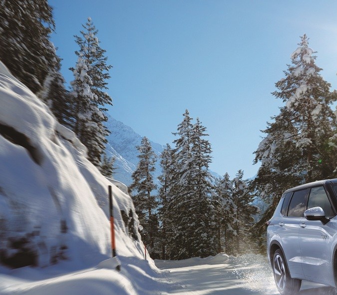 Mitsubishi Outlander Trail Edition 2025 tiene el sistema Super-All Wheel Control para mayor tracción.