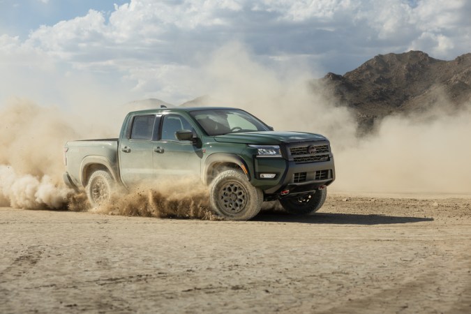 Nissan Frontier Pro-4X Roush 2026 tiene grandes capacidades todoterreno.