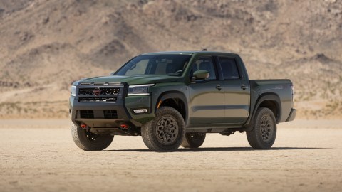 Nissan Frontier Pro-4X Roush 2026 guarda un estilo más agresivo.