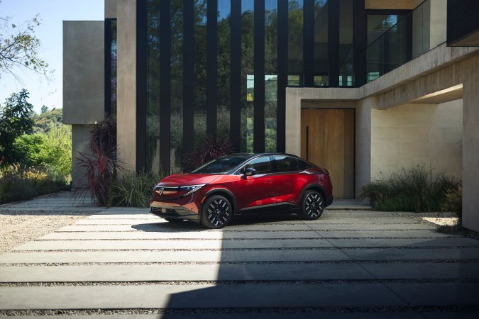 Nissan Leaf 2026 llega con un precio alrededor de los $30,000 dólares.