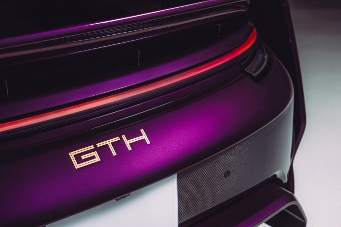 Explora el RML GTH, el hiperdeportivo británico que redefine el Porsche 911.