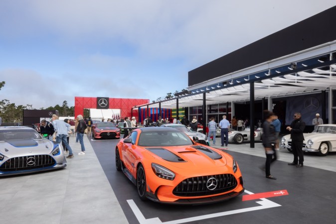 Descubre lo mejor de Monterey Car Week 2025: autos clásicos, subastas y estrenos.