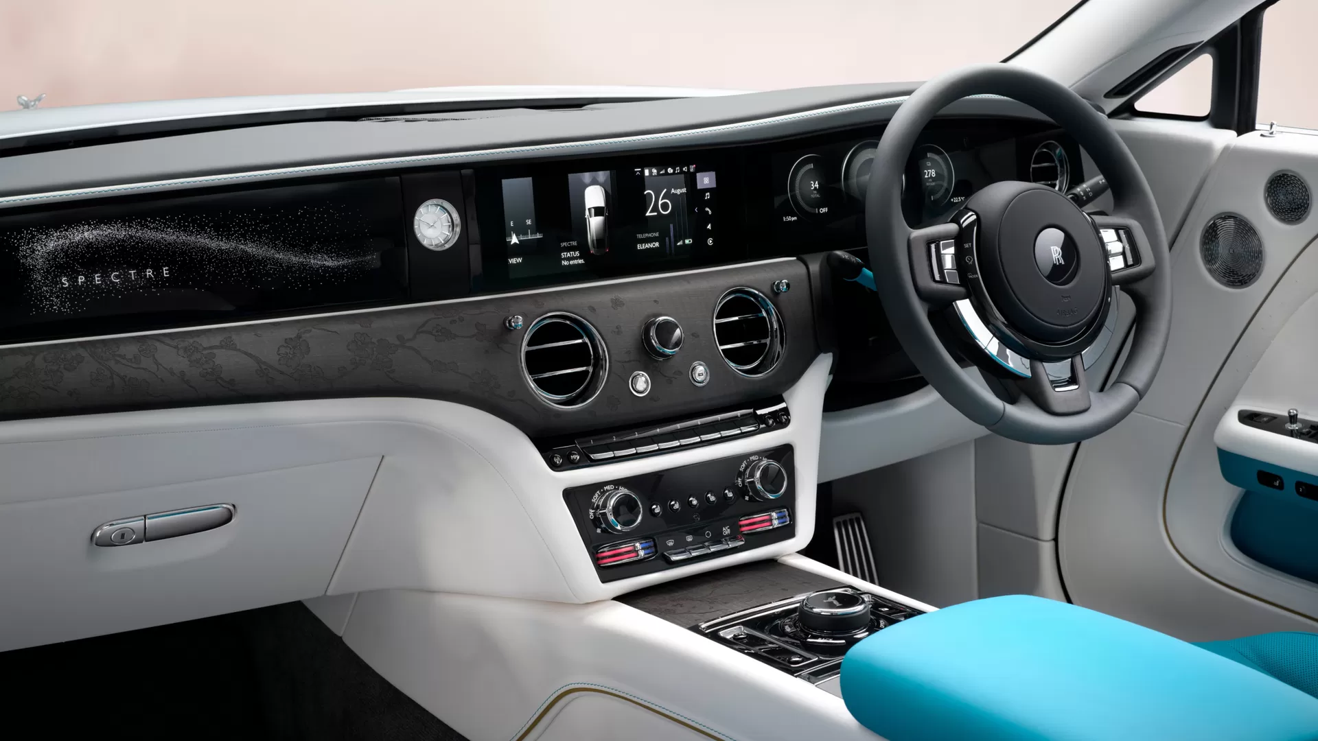 Rolls-Royce Spectre Primavera: Un auto eléctrico que fusiona lujo y naturaleza.
