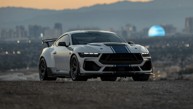 Shelby Super Snake R 2026 tiene nuevas tomas de aire.