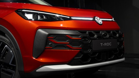 Volkswagen T-Roc 2026 está con dos versiones.