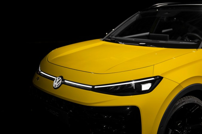 Volkswagen T-Roc 2026 tiene nuevo diseño de faros.
