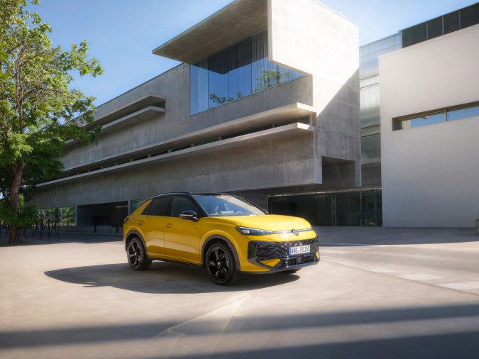 Volkswagen T-Roc 2026 llega con nuevo sistema híbrido.