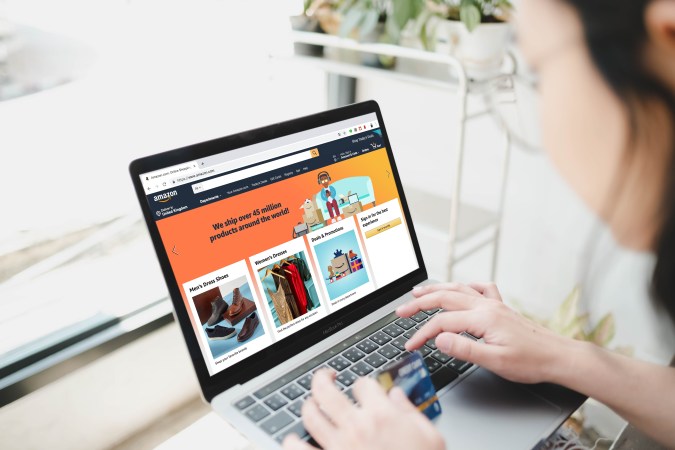 Amazon Autos busca rivalizar con otras empresas de compra online de autos.