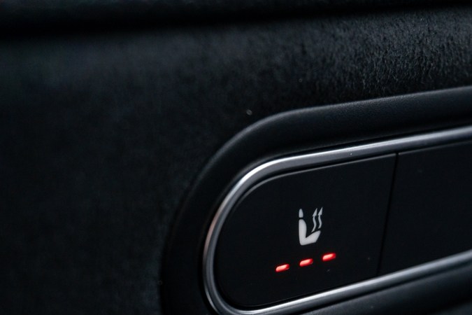 Por qué los asientos calefactables pueden dañar tu cuerpo